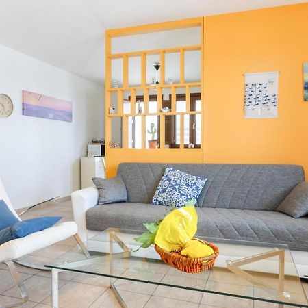 Apartament Lecce Colorful Flat With Terrace & Parking Zewnętrze zdjęcie
