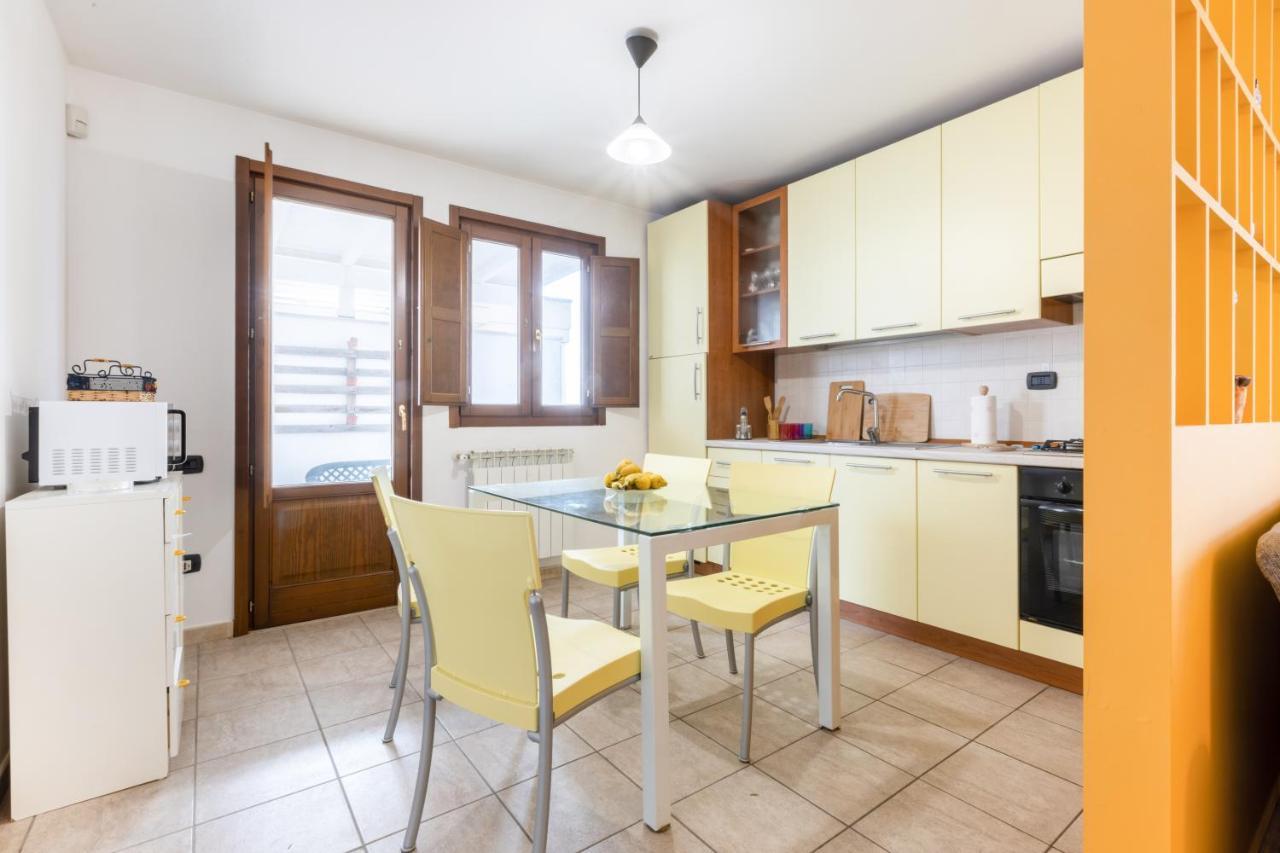 Apartament Lecce Colorful Flat With Terrace & Parking Zewnętrze zdjęcie