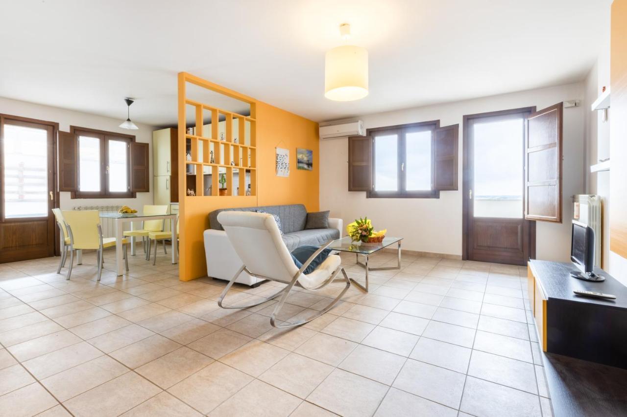 Apartament Lecce Colorful Flat With Terrace & Parking Zewnętrze zdjęcie