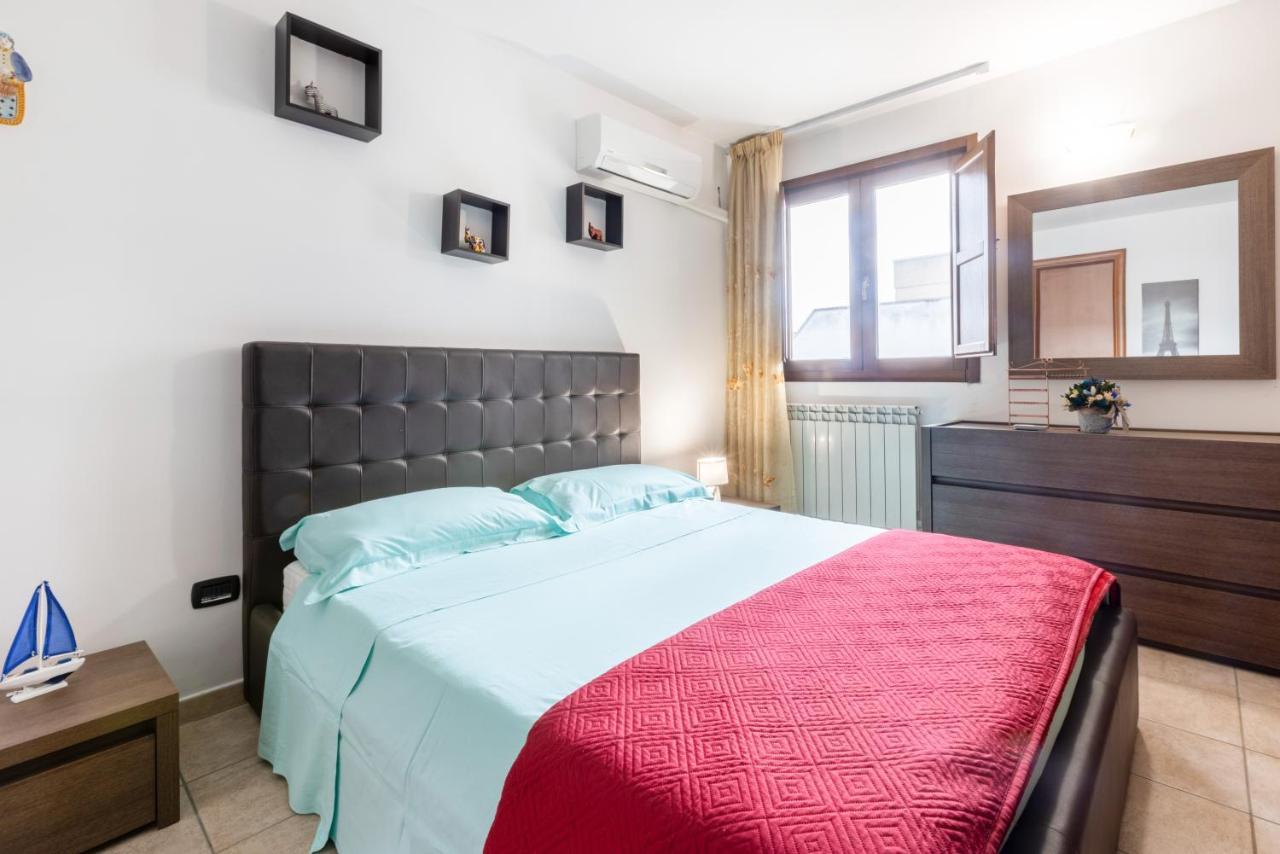 Apartament Lecce Colorful Flat With Terrace & Parking Zewnętrze zdjęcie