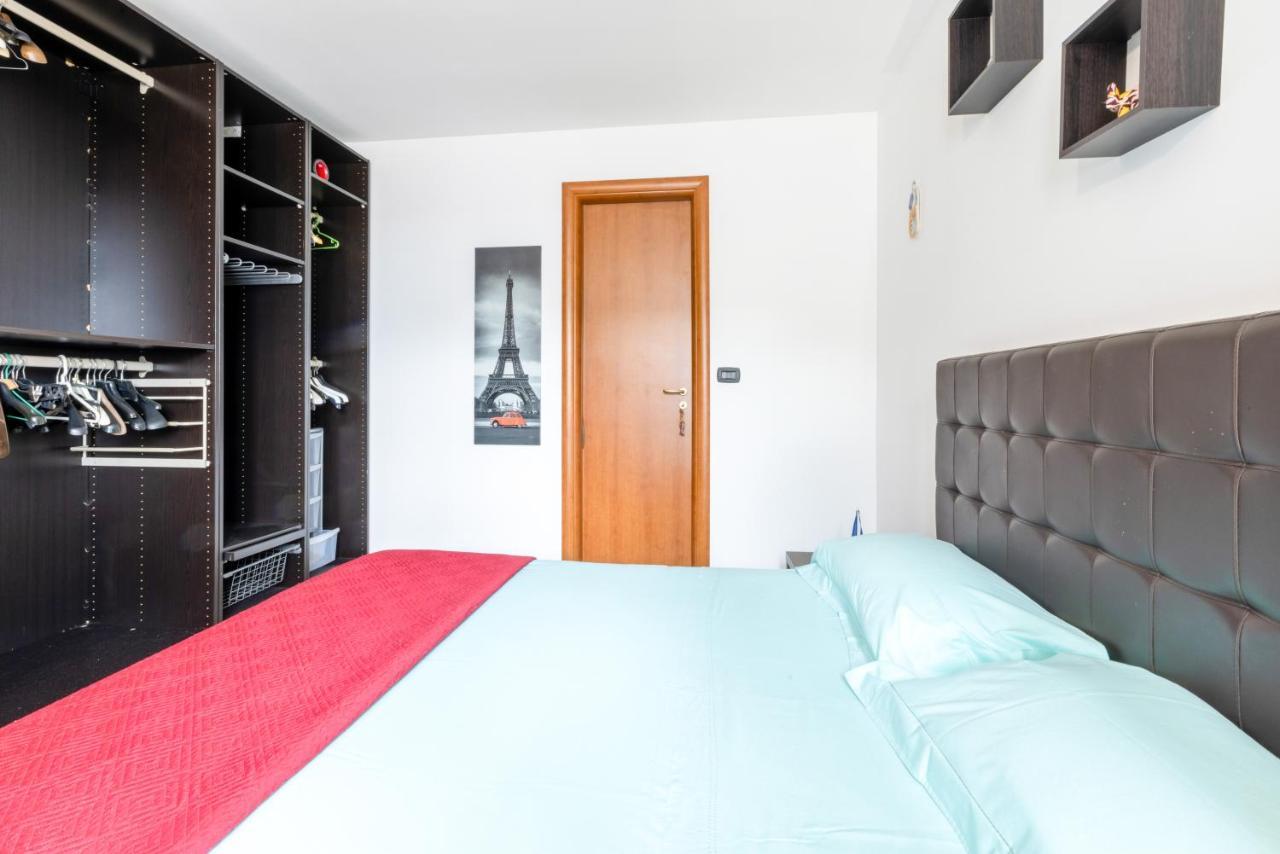 Apartament Lecce Colorful Flat With Terrace & Parking Zewnętrze zdjęcie