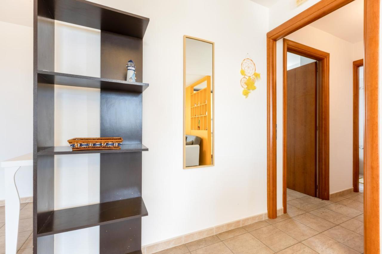 Apartament Lecce Colorful Flat With Terrace & Parking Zewnętrze zdjęcie